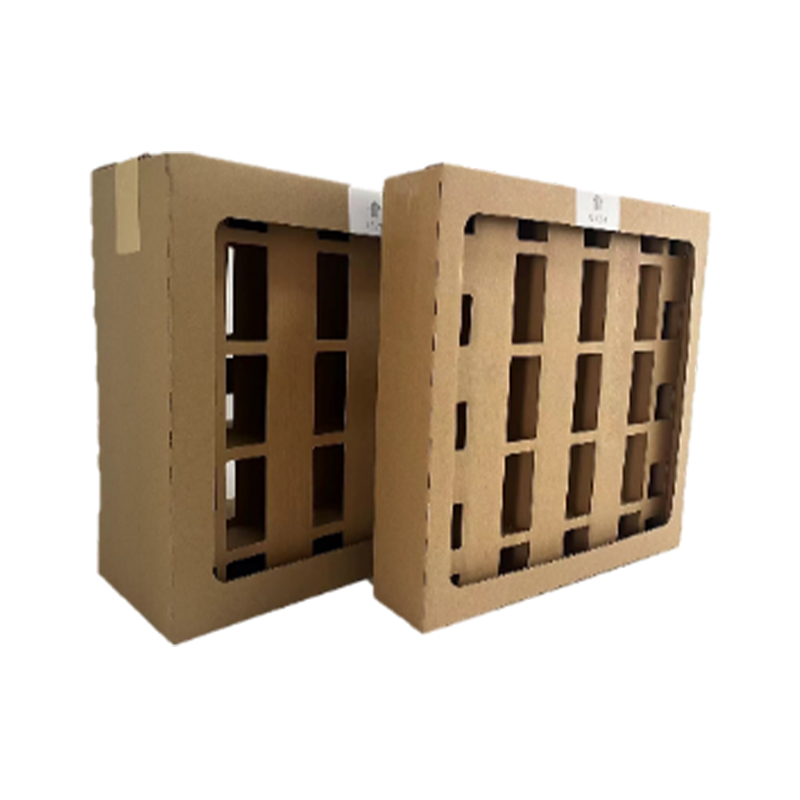 How does the hydrophobic coating of the paint mist filter box reduce the risk of paint mist adhesion in high humidity environments?